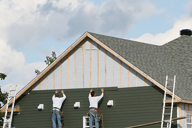 Professional Siding Replacement technician working in Fresno, OH